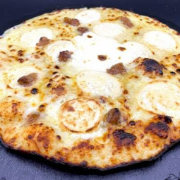 CHEVRE CHATAIGNE : Crème fraîche, mozzarella 100 %, chèvre, châtaignes, miel de châtaigne