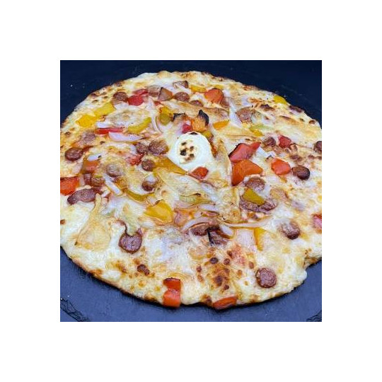 MERGUEZ COMTE :Sauce tomate maison, mozzarella 100 %, merguez, oignons, origan (halal).