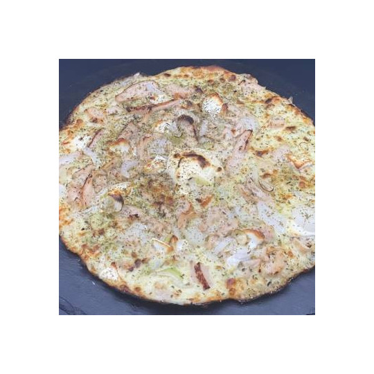 PESTO POULET CHEVRE : Crème fraîche, mozzarella 100 %, poulet, chèvre, pesto, oignons, origan.(halal)