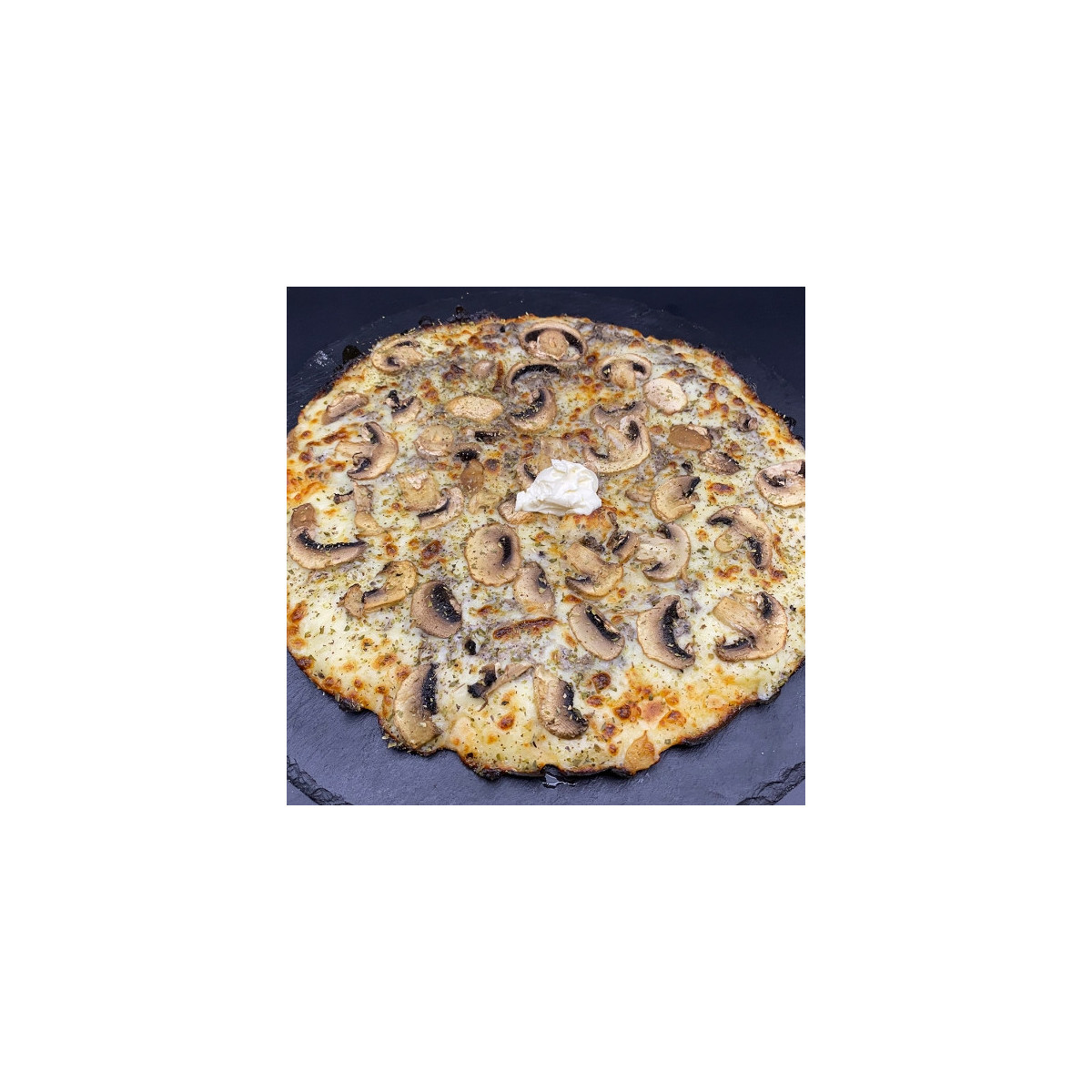 PRESTIGIEUSE : Crème du Chef aux champignons de couche et à la truffe noire, champignons, origan