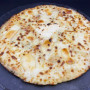 ASTRID : Crème fraîche, mozzarella 100 %, reblochon, roquefort.