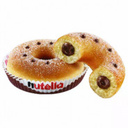 DONUT NUTELLA 60GR : Un cœur généreux de Nutella véritable, crémeux et équilibré, pour une explosion de saveurs iconiques.