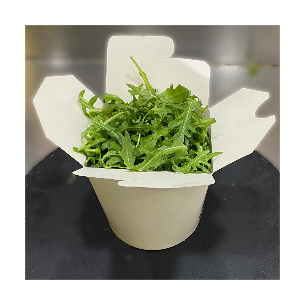 .ACCOMPAGNEMENT : Roquettes avec vinaigrette à huile de sésame et sauce soja (accompagnement parfait avec votre pizza)