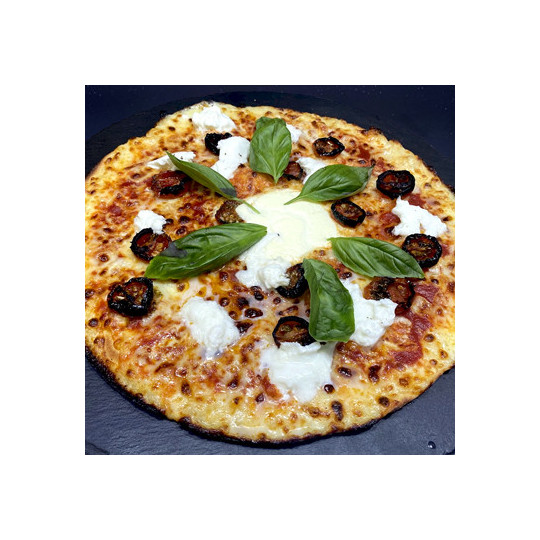 ESTIVAL : S. tomate du Chef, mozzarella 100 %, t. cerises semi-séchées marinées, mozzarella di bufala, feuilles de basilic