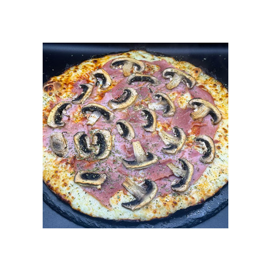 REINE CLASSIQUE : Sauce. tomate du Chef, mozzarella 100%, jambon blanc, origan.