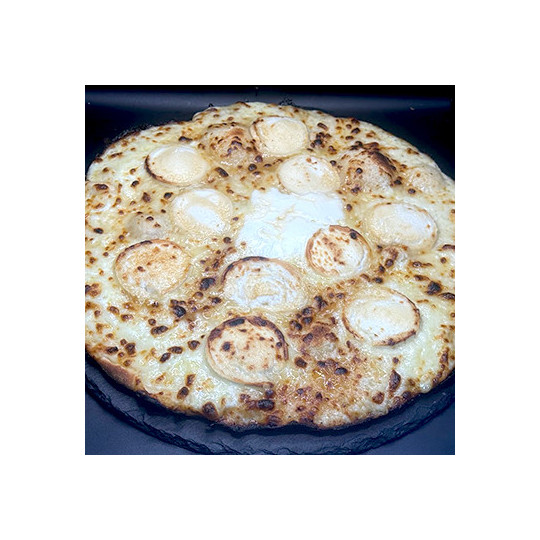 CHEVRE MIEL : Crème fraîche, mozzarella 100 %, chèvre, miel.