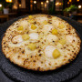CHEVRE ANANAS : Crème fraîche, mozzarella 100 %, chèvre, ananas, miel.