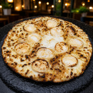 CHEVRE MIEL : Crème fraîche, mozzarella 100 %, chèvre, miel.