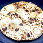CALINE : Chèvre, figues, miel.