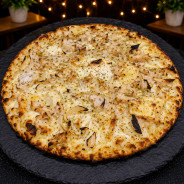 POULET RACLETTE : Crème fraîche, mozzarella 100%, poulet, raclette, oignons, origan (halal)