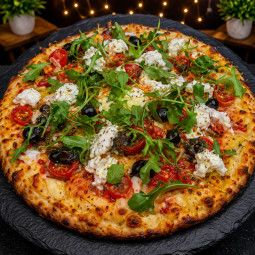 SAUMON DI BUFALA : S. tomate du Chef, mozzarella 100%, saumon sauvage, t. cerises, olives, di bufala, oignons, Roquettes, origan